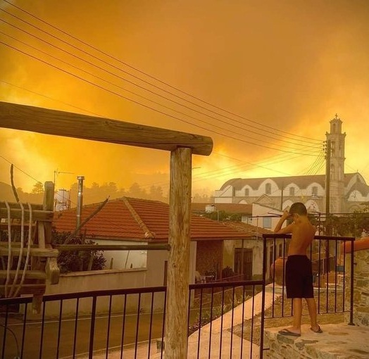 احدى الصور عن الحريق في قبرص وتداولتها احدى الناشطات على تويتر تحت عنوان 