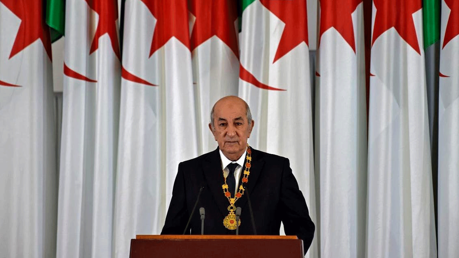 الرئيس الجزائري عبد المجيد تبون يلقي كلمة خلال مراسم أداء اليمين الرسمية في العاصمة الجزائر، 19 كانون الأول/ديسمبر 2019