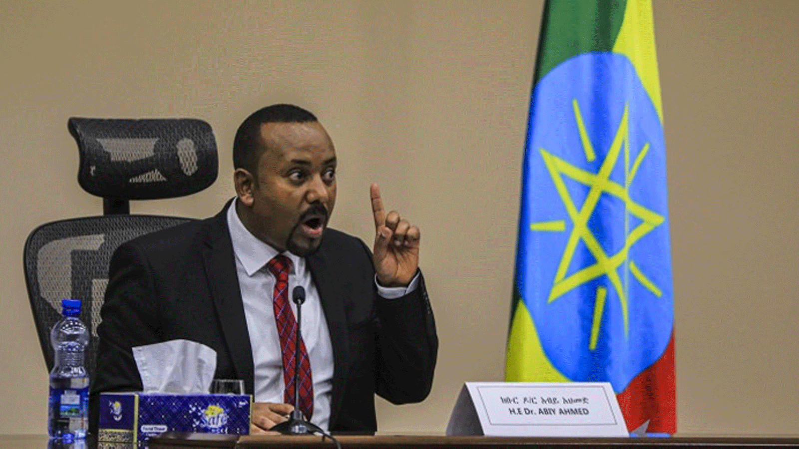 رئيس الوزراء الإثيوبي آبي أحمد أمام مجلس نواب الشعب في أديس أبابا، إثيوبيا، في 30 تشرين الثاني/ نوفمبر 2020 