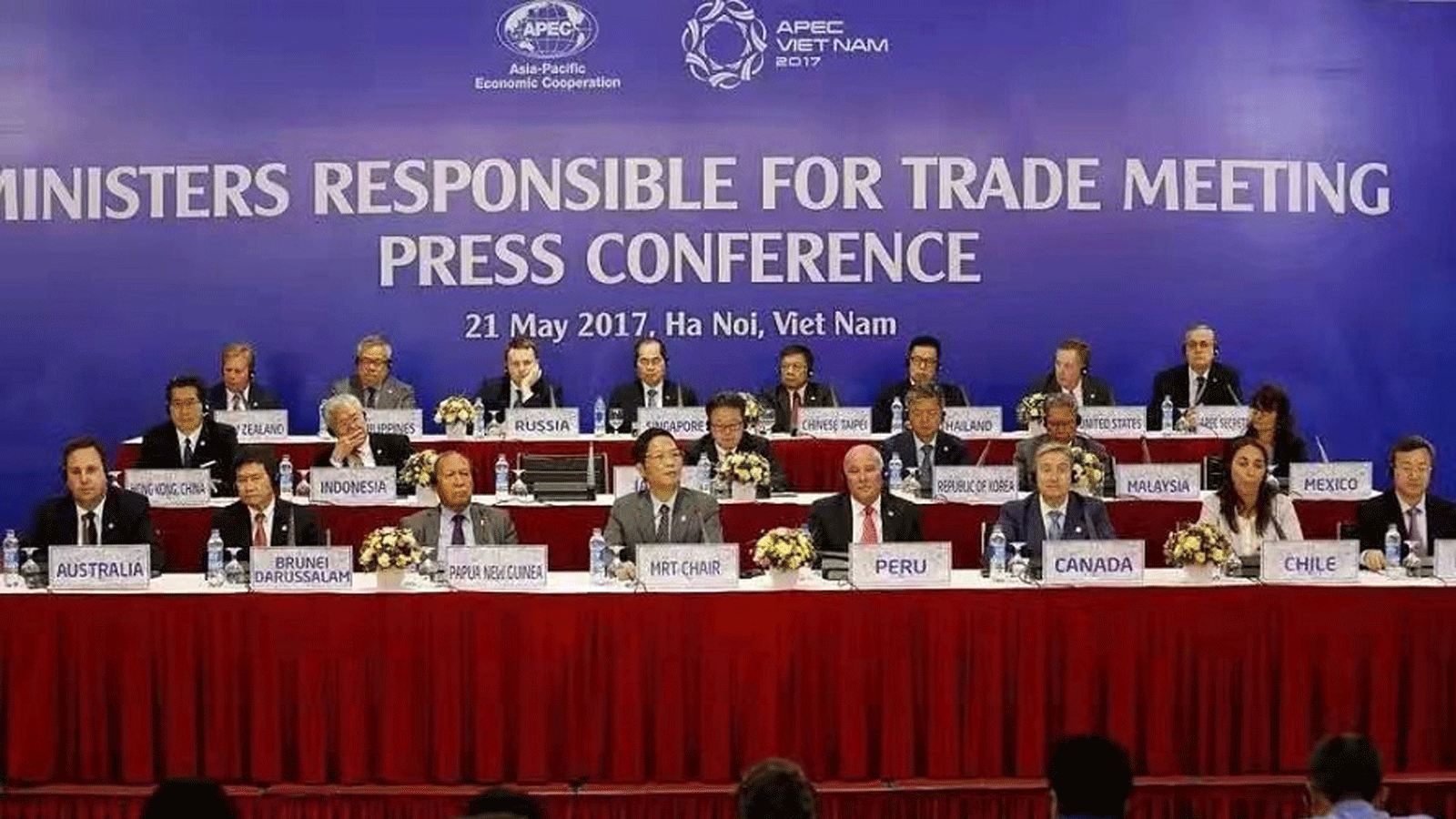 وزراء التجارة يحضرون مؤتمراً صحفياً خلال اجتماع لآسيا والمحيط الهادئ (APEC MRT 23) في هانوي في 21 أيار/مايو 2017