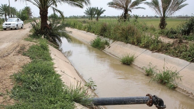 قناة بمنسوب مياه منخفض في بغداد بعدما وصلت إليها أزمة شح المياه