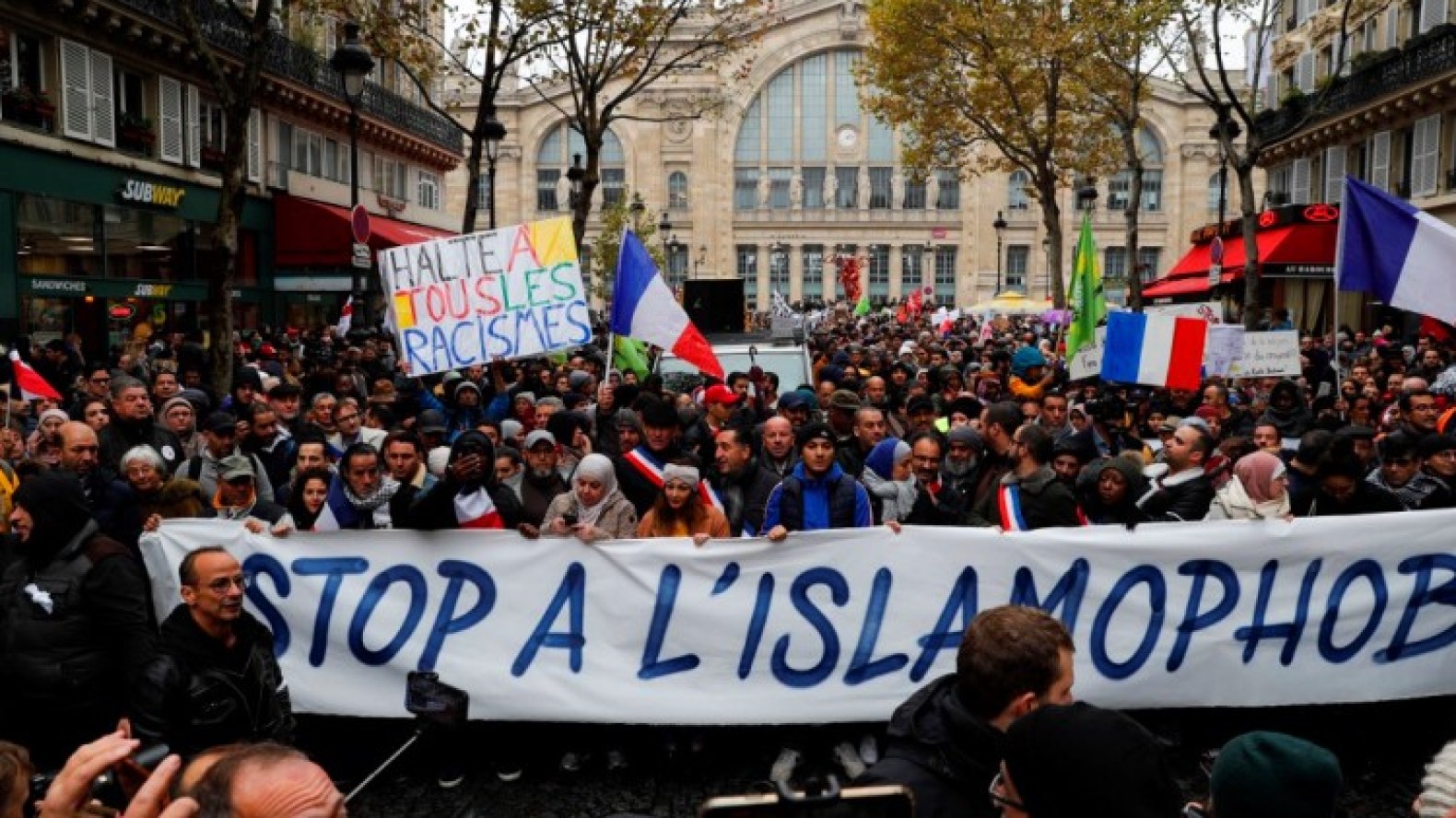 تظاهرة ضد الإسلاموفوبيا في العاصمة الفرنسية باريس
