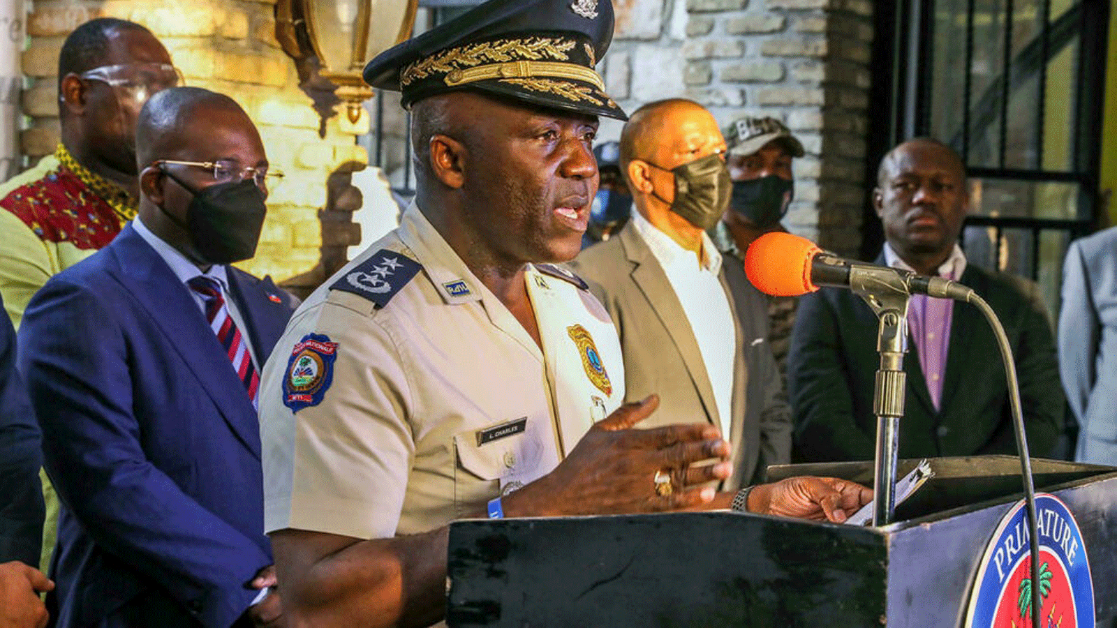 ليون تشارلز، مدير الشرطة الوطنية الهايتية، في مؤتمر صحفي في بورت أو برنس 11 تموز/يوليو 2021