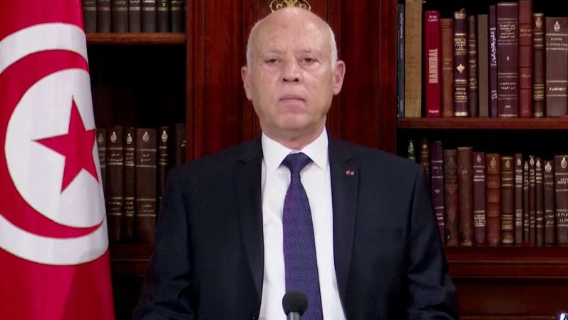 الرئيس التونسي قيس سعيد مخاطبًا الأمة في قرطاج، تونس. بتاريخ 25 تموز/ يوليو 2021