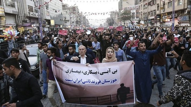 متظاهرون في طهران يتضامنون مع محتجي الأهواز الإثنين