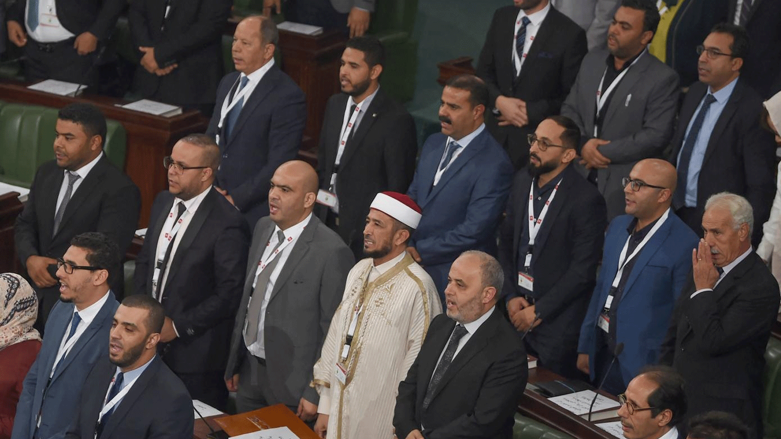 نواب تحالف الكرامة يحضرون الجلسة الأولى للبرلمان الجديد بعد انتخابات أكتوبر بالعاصمة التونسية تونس.بتاريخ 13 تشرين الثاني/ نوفمبر 2019