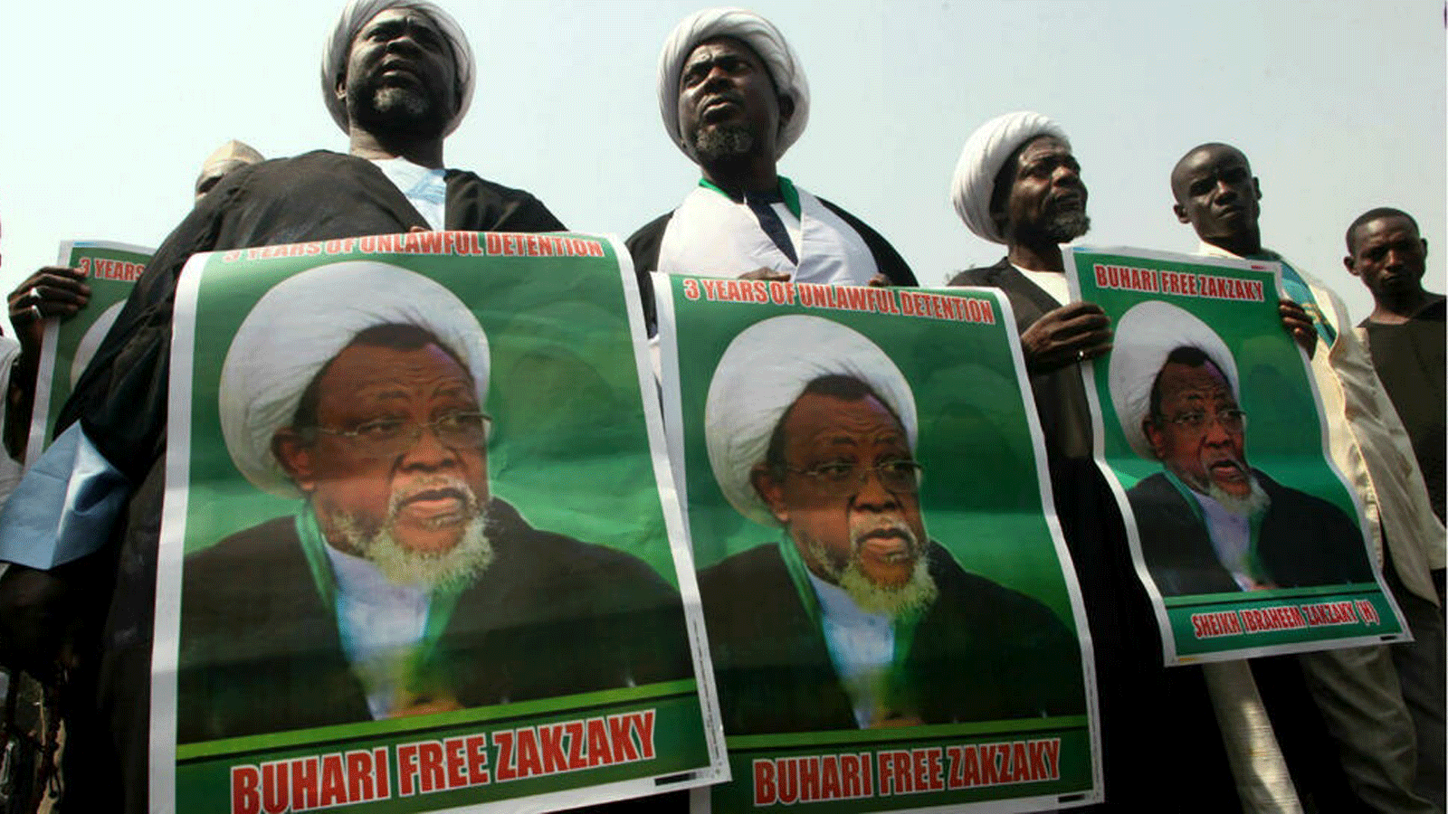 أعضاء الحركة الإسلامية في نيجيريا يحتجون على اعتقال زعيمهم إبراهيم زكزكي في أبوجا في 22 يناير 2019.