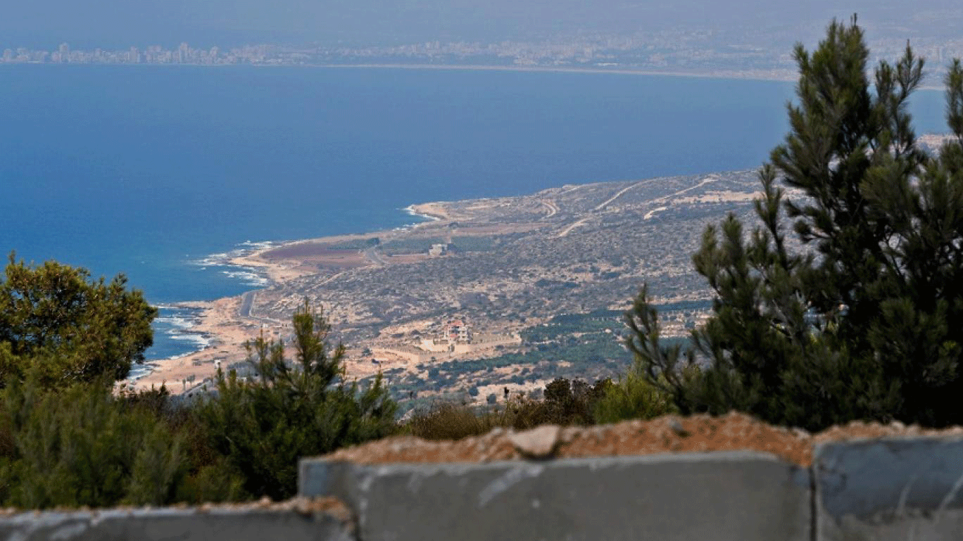 خليج الناقورة عند الحدود بين لبنان وإسرائيل
