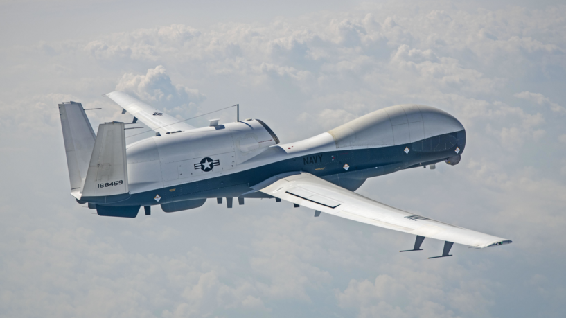 المسيرة الأميركية MQ-4C Triton المزودة بأحدث تقنيات المراقبة في صورة نشرها حساب البحرية الأميركية على موقع 
