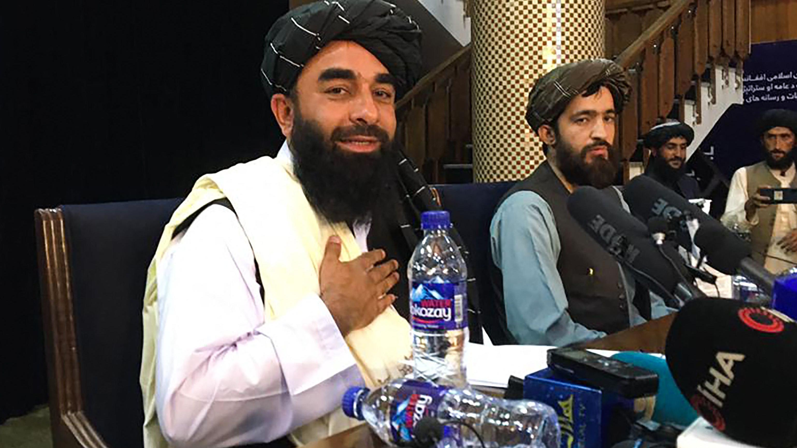 المتحدث الرسمي باسم حكومة طالبان ذبيح الله