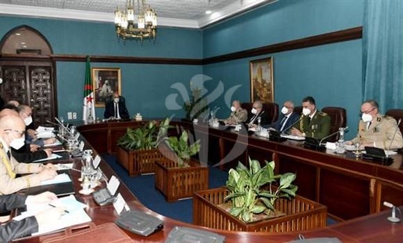 الرئيس الجزائري عبد المجيد تبون لدى ترؤسه اليوم اجتماعا استثنائيا للمجلس الأعلى للأمن