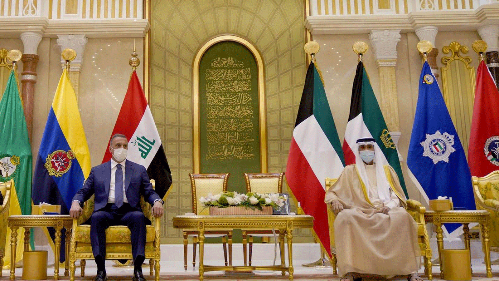 الكاظمي مجتمعا في الكويت مع اميرها الشيخ نواف الصباح. الأحد 22 آب/ أغسطس 2021 (الصورة من رئاسة الحكومة العراقية)