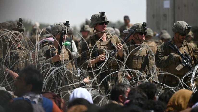 جنود أميركيون في مطار كابول لحماية عمليات الإجلاء الجارية منذ سيطرة طالبان على أفغانستان