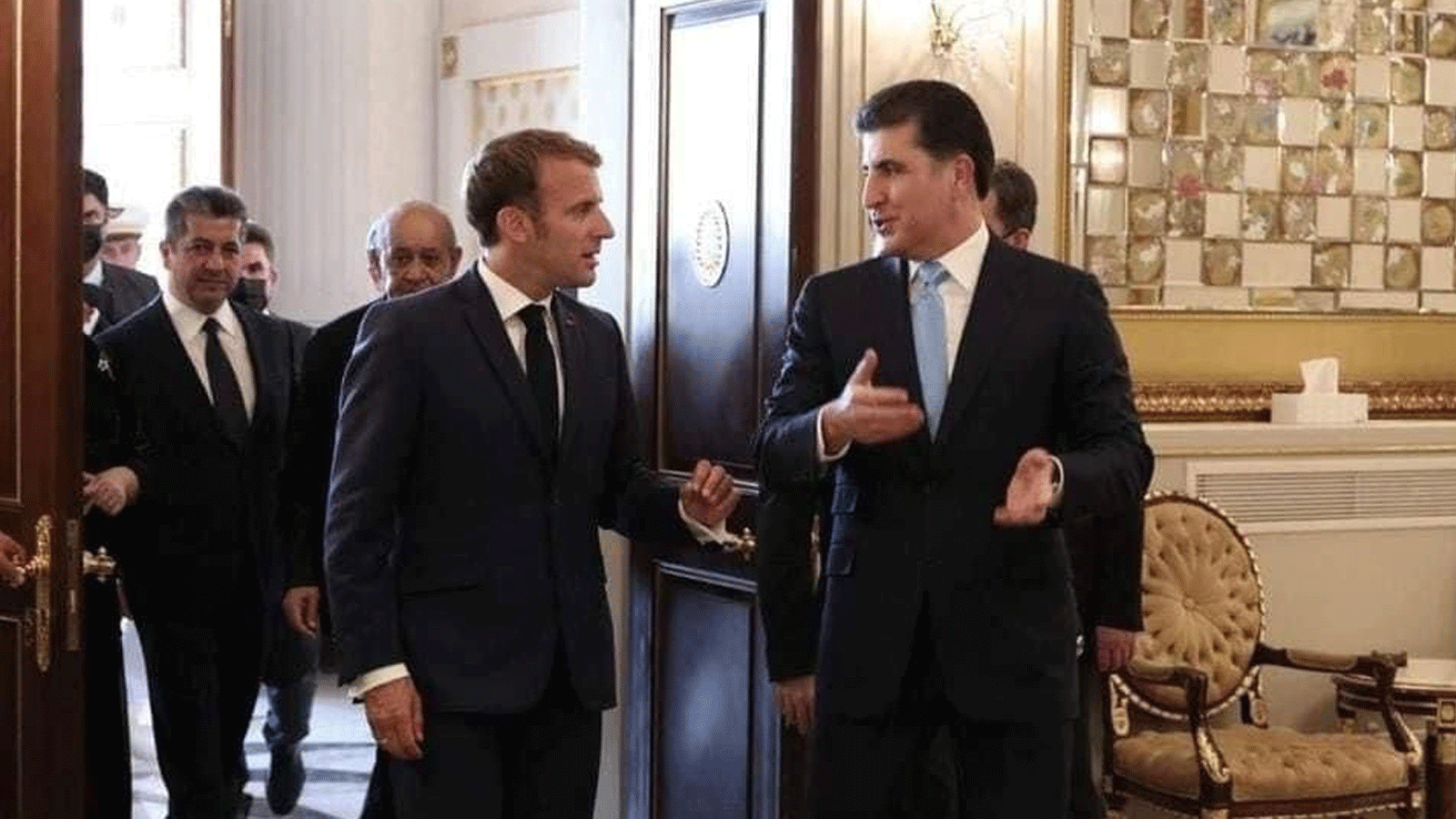 ماكرون ونجيرفان بارزاني قبيل مؤتمرهما الصحافي في اربيل. الأحد 229 آب/ أغسطس 2021 (رئاسة الاقليم)