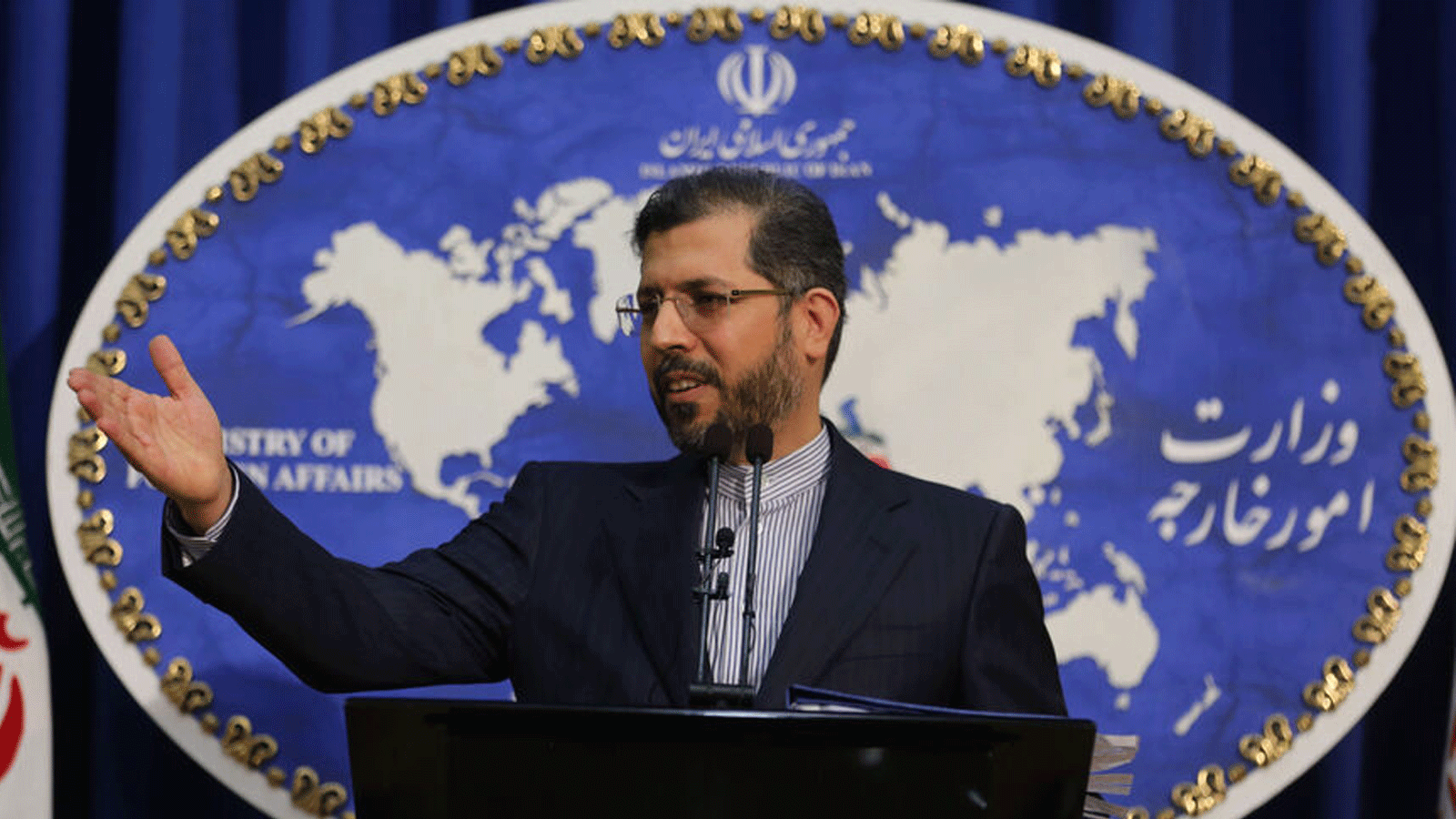 المتحدث باسم وزارة الخارجية الإيرانية سعيد خطيب زاده متحدثاً خلال مؤتمر صحفي في طهران. 22 شباط/ فبراير 2021