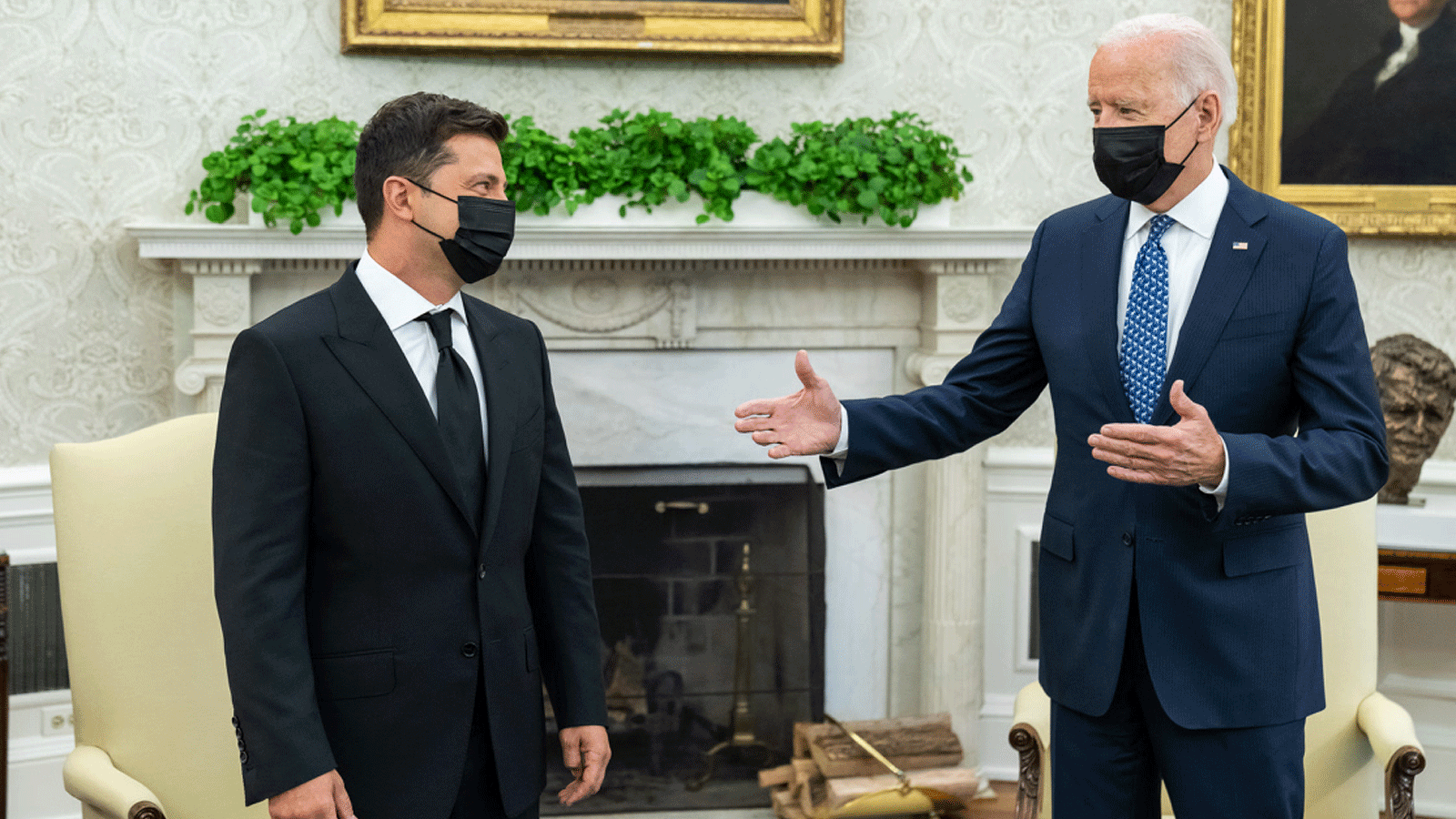 صورة نشرتها صفحة الرئيس الأميركي جو بايدن الموثقة على تويتر من لقائه مع نظيره الأوكراني فولوديمير زيلينسكي في البيت الأبيض. 1 أيلول/ سبتمبر 2021