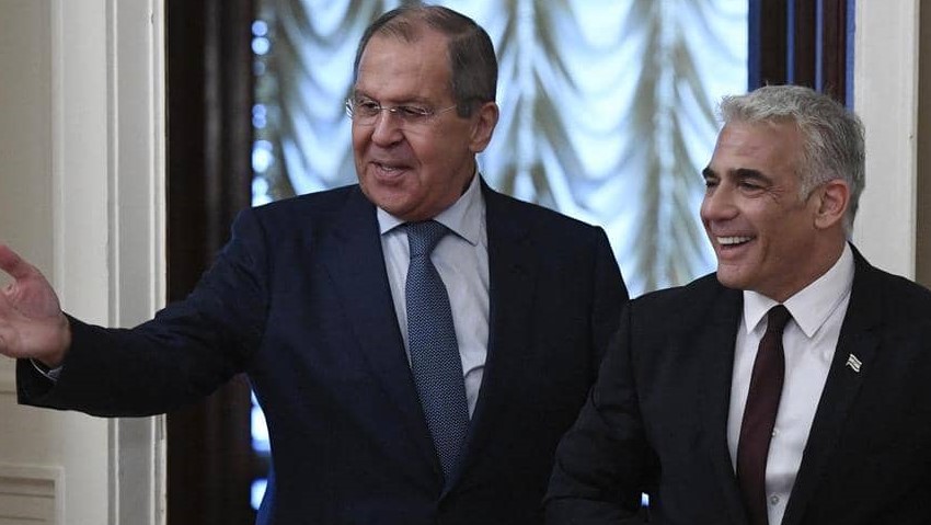 وزيرا الخارجية الإسرائيلي يائير لابيد والروسي سيرغي لافروف في موسكو الخميس 9 سبتمبر 2021