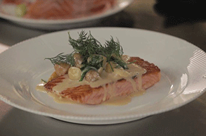 مذاقات من إيلاف: طبق&nbsp;السلمون بصلصة هولنديز