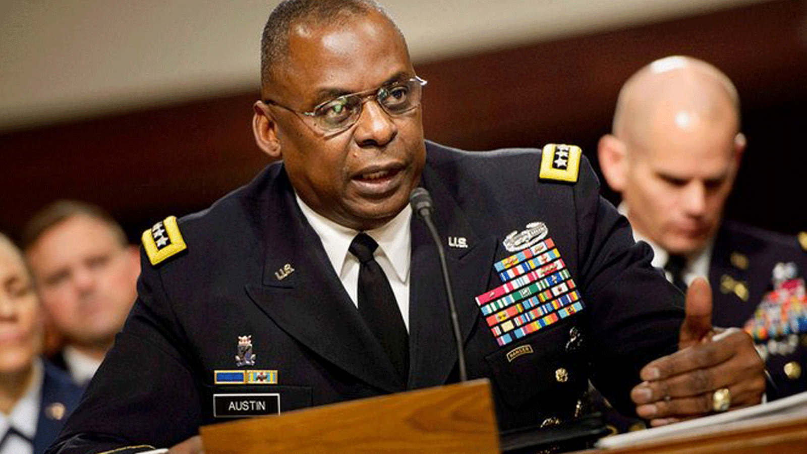  صورة التُقطت في 8 آذار/مارس 2016 للجنرال لويد أوستن، قائد القيادة المركزية الأميركية، خلال جلسة استماع للجنة القوات المسلحة بمجلس الشيوخ في واشنطن العاصمة.