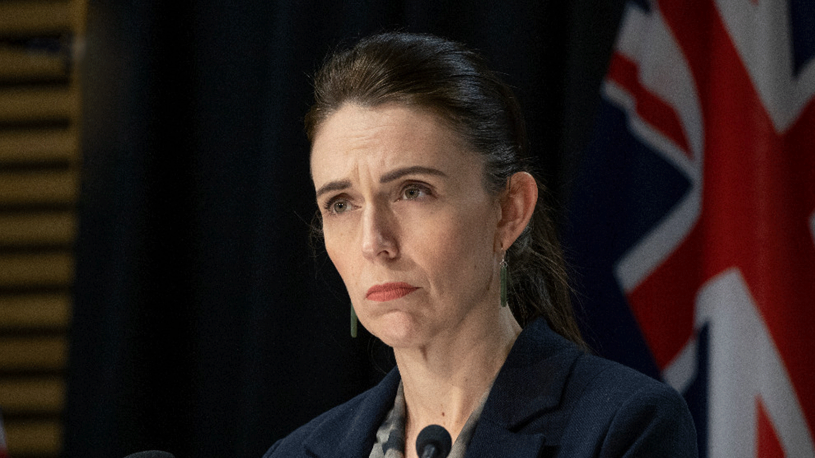 رئيسة وزراء نيوزيلندا جاسيندا أرديرن صرّحت بأن بلادها لن ترفع حظرًا دام عقودًا على دخول السفن التي تعمل بالطاقة النووية إلى مياهها في أعقاب قرار أستراليا الحليف الرئيسي لتطوير أسطول غواصات نووية. 16أيلول/ سبتمبر 2021