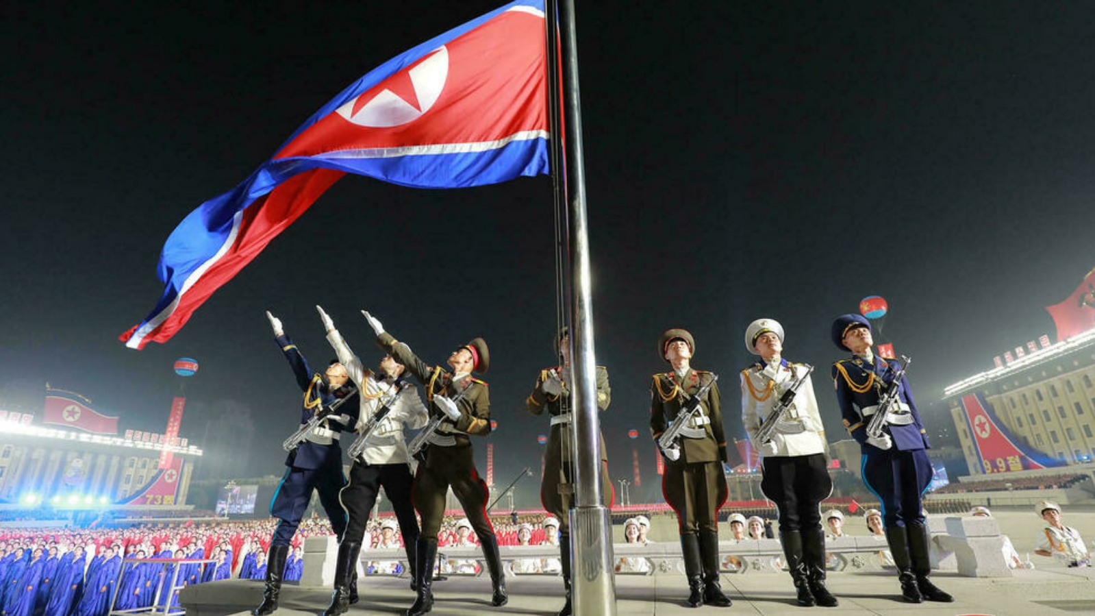 كوريا الشمالية احتفلت بالذكرى الـ 73 لتأسيسها باستعراض في وقت سابق من هذا الشهر في ساحة كيم إيل سونغ في بيونغ يانغ.