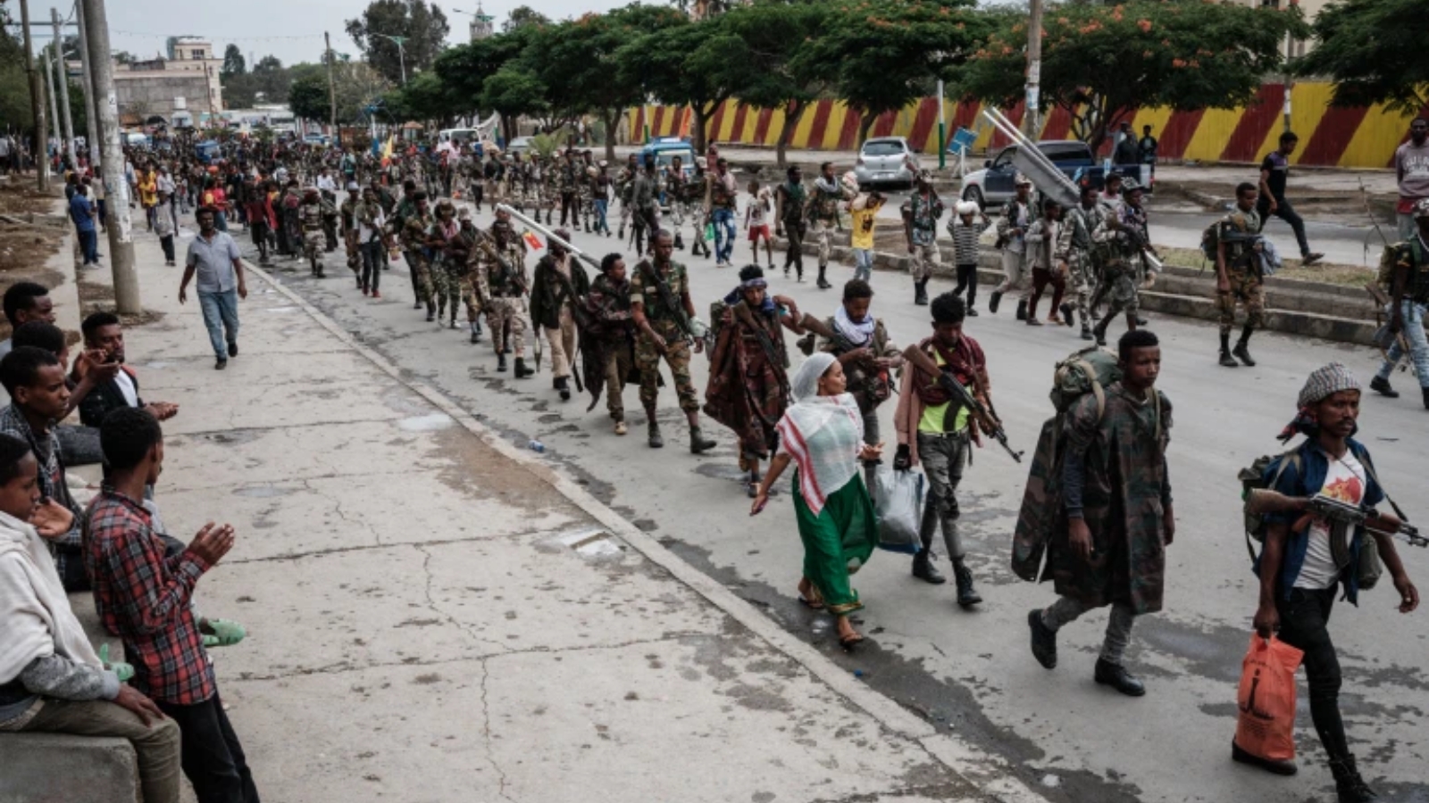 حوالى 150 ألف لاجئ إريتري هاربين من الفقر والحكومة الاستبدادية استضافتهم إثيوبيا، قبل صراع تيغراي بين متمردي جبهة التحرير الشعبية لتحرير تيغراي، والقوات الحكومية والحلفاء الإريتريين. 