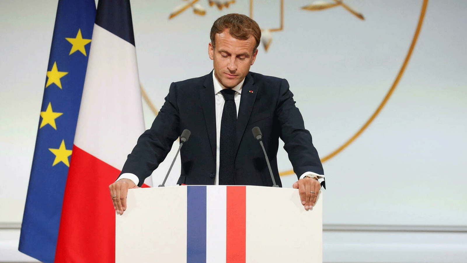  الرئيس الفرنسي إيمانويل ماكرون يُلقي خطابًا خلال الحفل تخليدًا لذكرى الحركيين الجزائريين الذين ساعدوا الجيش الفرنسي في حرب الاستقلال الجزائرية، في قصر الإليزيه/ باريس. 20 أيلول/ سبتمبر 2021.