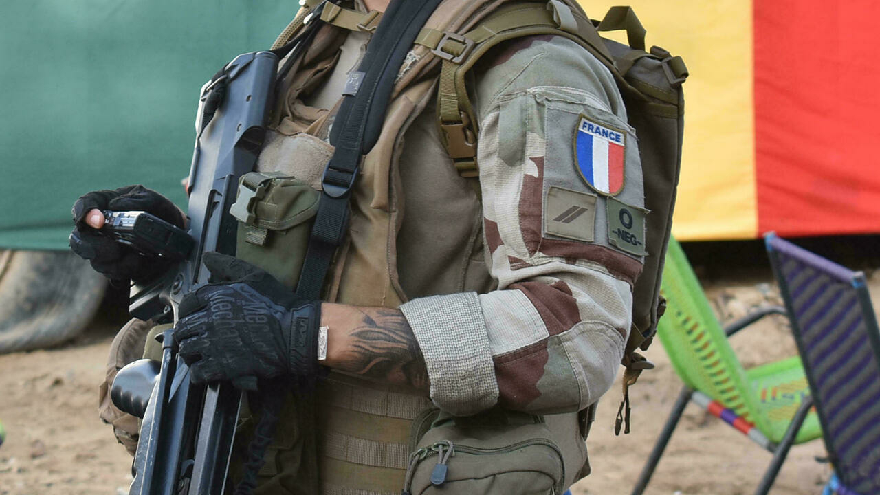 جندي فرنسي من عملية برخان في تمبكتو في 9 أيلول/سبتمبر 2021