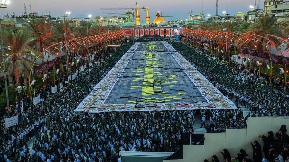 ملايين العراقيين شاركوا في كربلاء اليوم في احياء اربعينية الامام الحسين (صورة من الوكالة الوطنية العراقية)