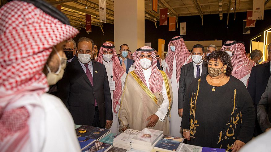 الأمير بدر بن عبدالله بن فرحان وزير الثقافة يدشن فعاليات معرض الرياض الدولي للكتاب 2021