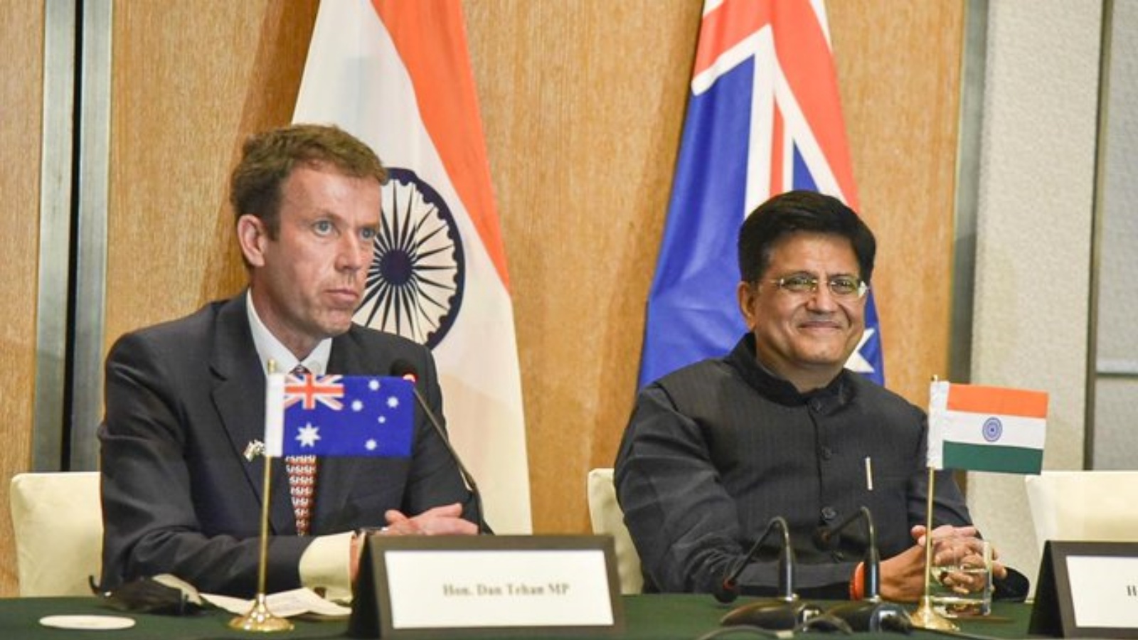 وزير التجارة الهندي بيوش غويال ونظيره الأسترالي دان تيهان في نيودلهي (عن صفحة Piyush Goyal الرسمية في تويتر)
