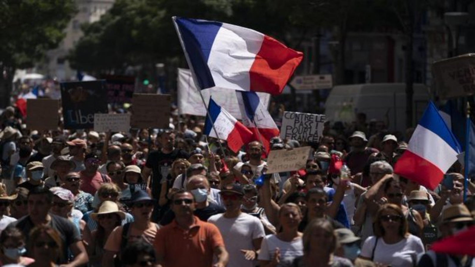 تظاهرات في فرنسا (من صفحة Catch News في تويتر)