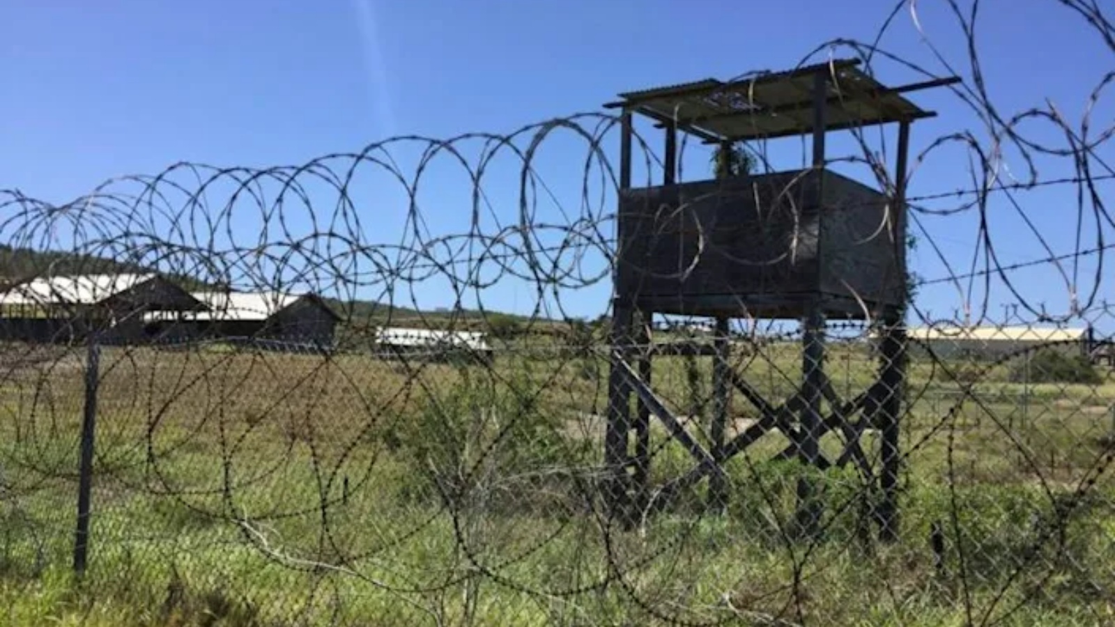 معسكر الاعتقال العسكري الأميركي في خليج غوانتانامو، كوبا.