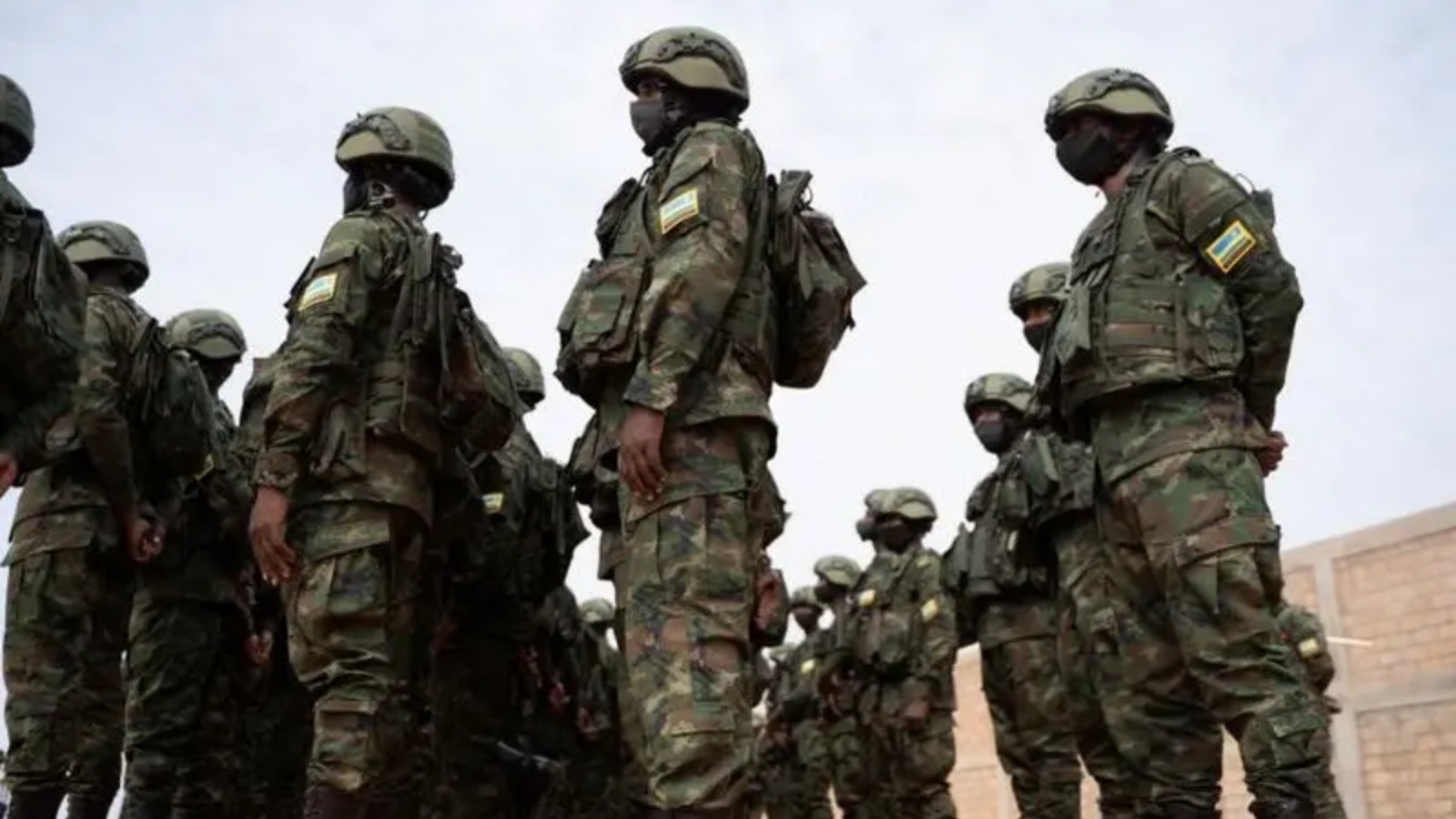 قوات حفظ سلام وعسكريون من رواندا لمساعدة موزمبيق.