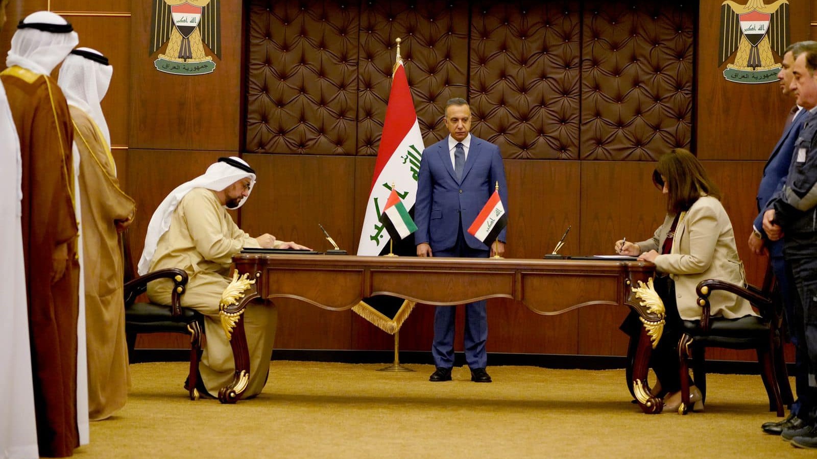 الكاظمي يرعى الاربعاء 6 اكتوبر 2021 عقد انشاء الامارات 5 محطات كهرو شمسية في العراق (رئاسة الحكومة)