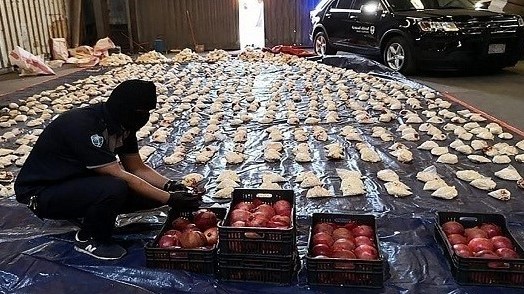 شحنة من الكبتاغون مخبأة في فاكهة الرمان كشفتها السلطات السعودية كانت آتية إلى المملكة من لبنان 