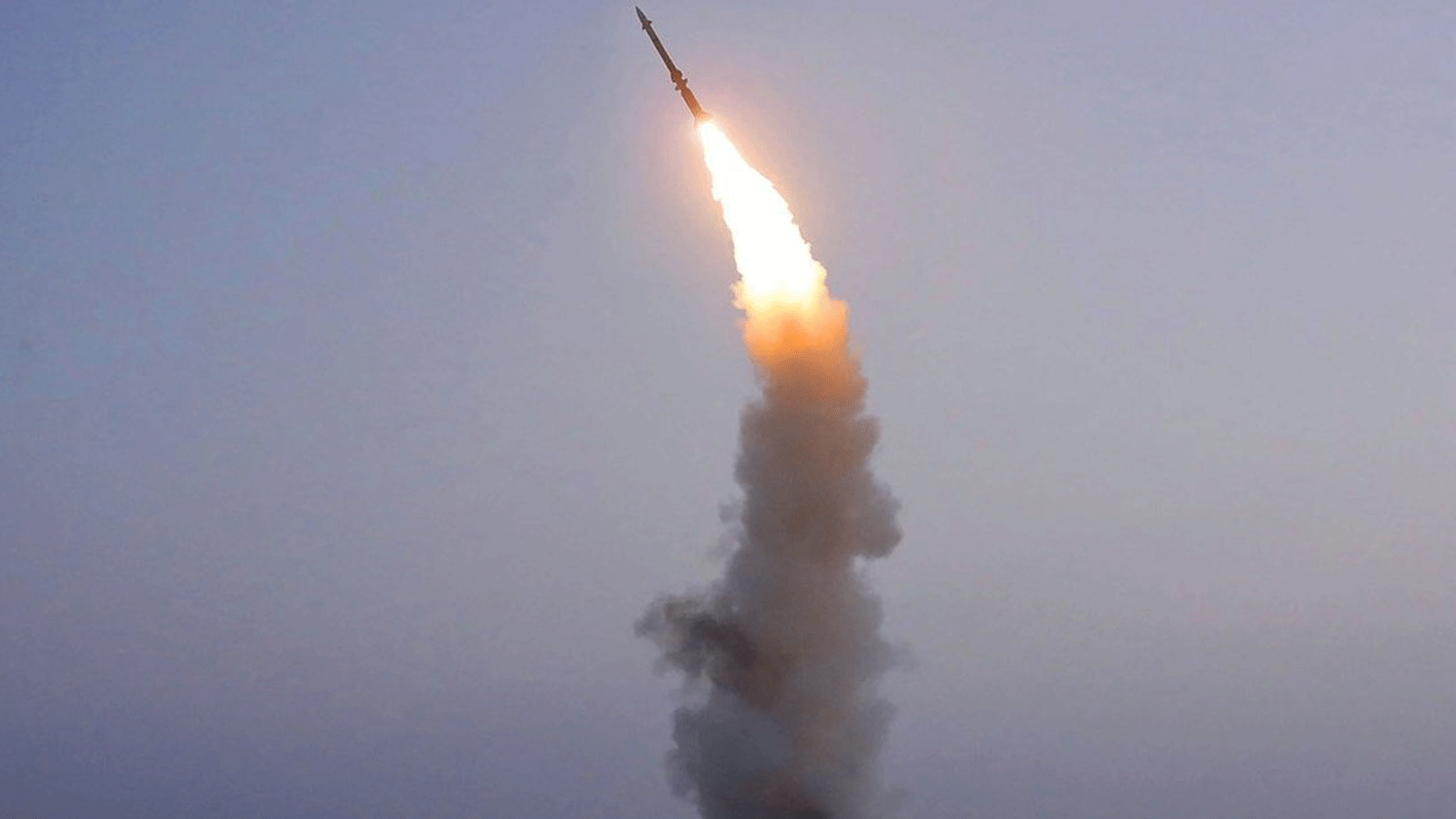 تجربة إطلاق لما وصفته وكالة الأنباء المركزية الكورية الرسمية في كوريا الشمالية بأنه صاروخ مضاد للطائرات 