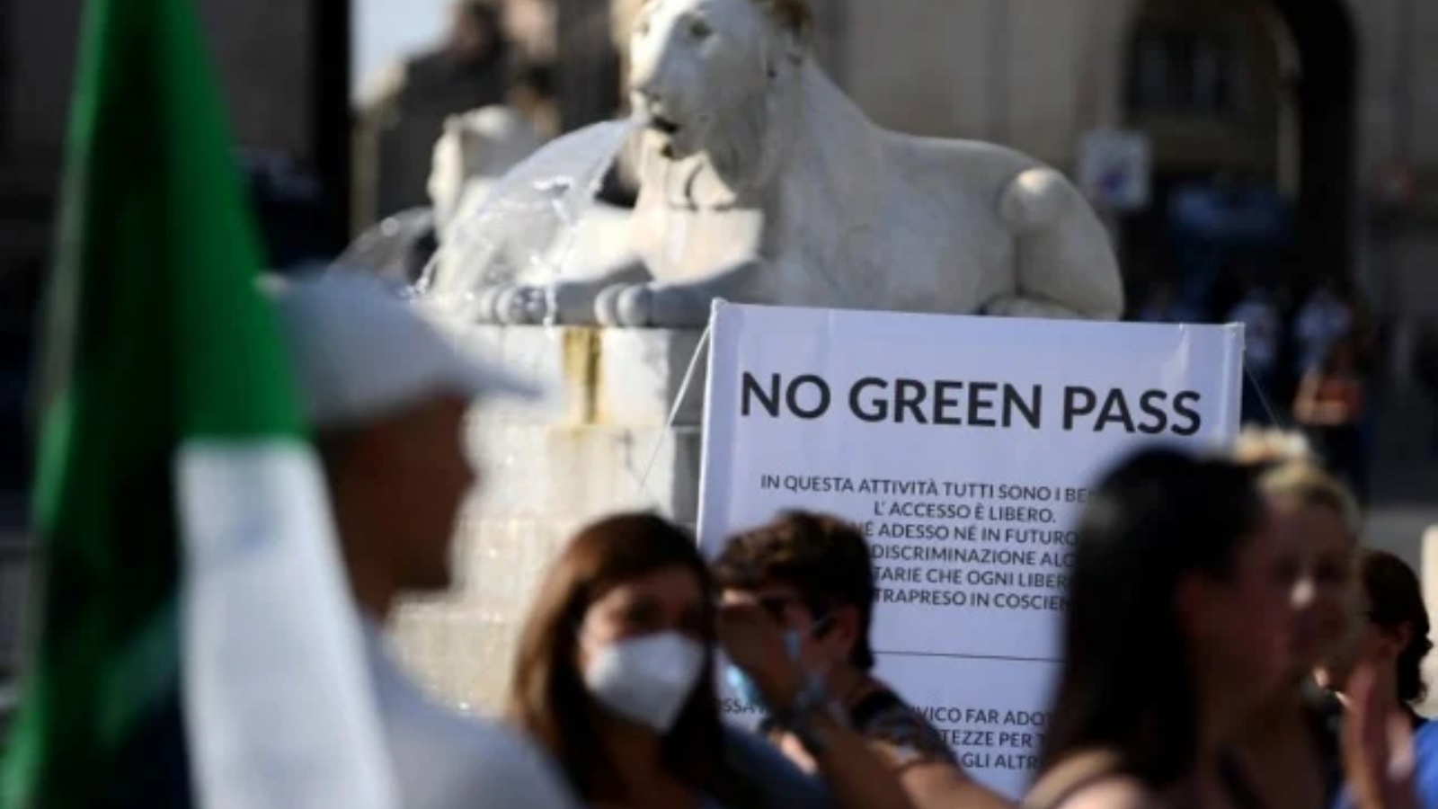 معارضون لمخطط الجواز الأخضر الإيطالي ومن ضمنهم بعض أعضاء مجلس الشيوخ وأعضاء البرلمان.