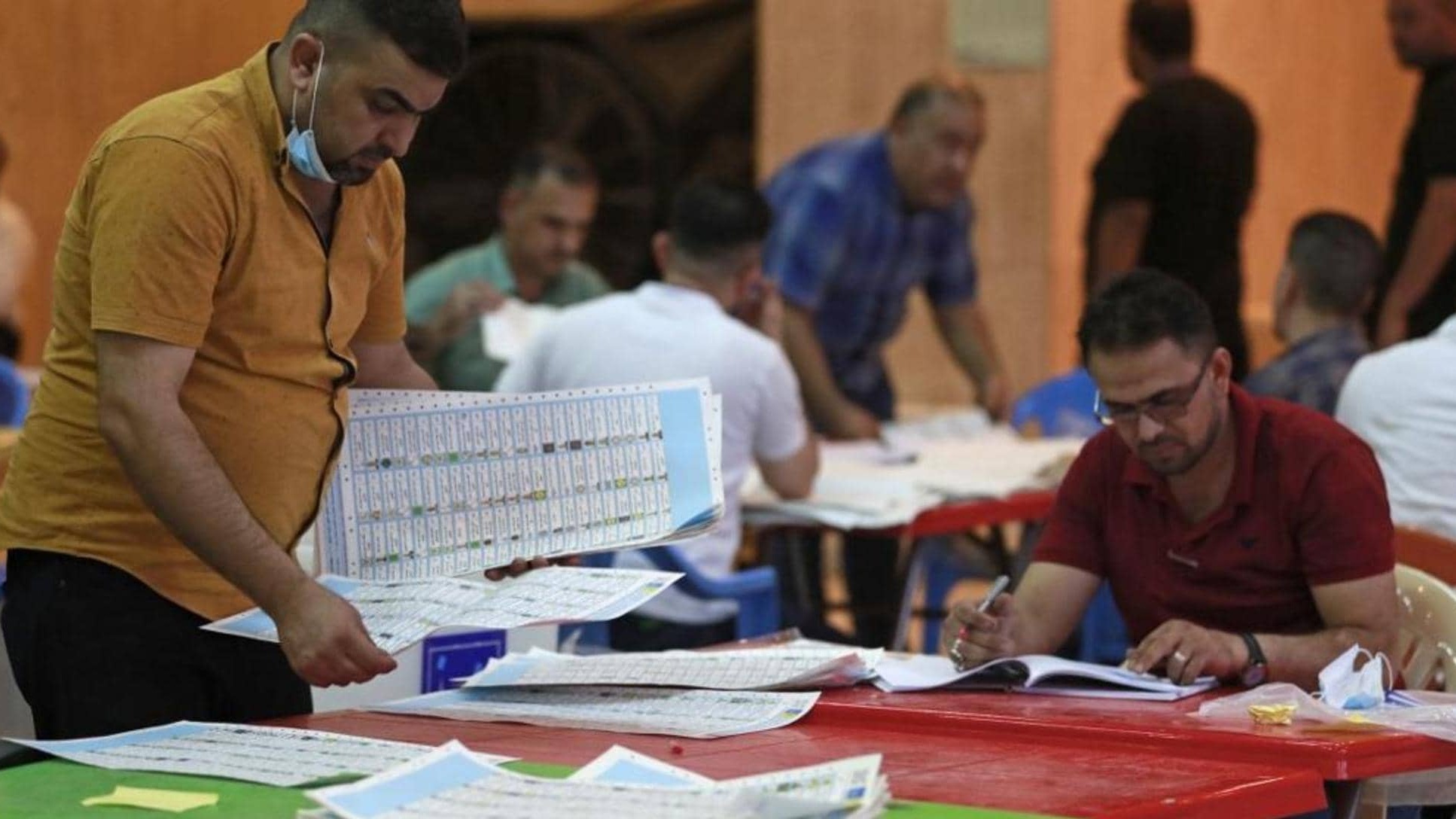 عمليات عد الاصوات للانتخابات العراقية المبكرة لعام 2021 (أ ف ب)