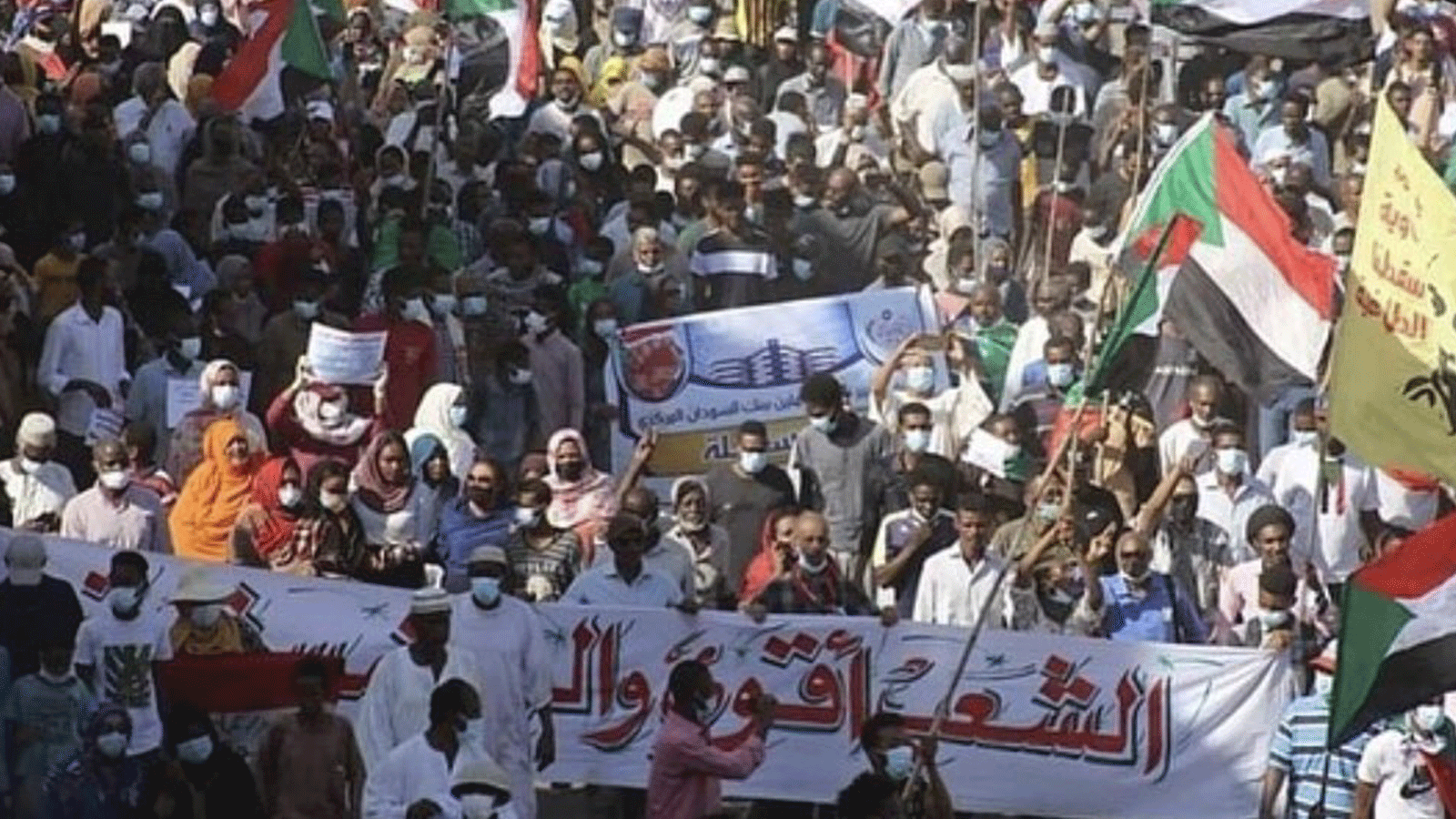صورة متداولة عبر تويتر من تظاهرات السودانين ضد الانقلاب العسكري