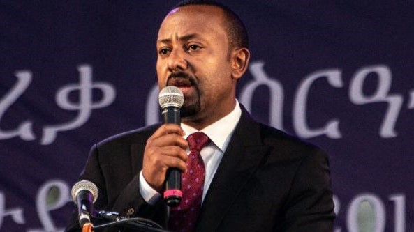 رئيس الوزراء الإثيوبي أبيي أحمد يلقي كلمة في أديس أبابا، في 13 يونيو 2021