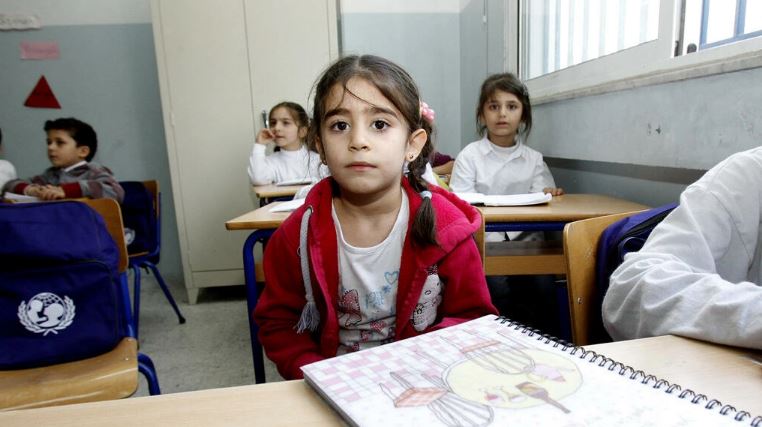 صورة من الأرشيف لتلامذة في مدرسة في الشمال السوري