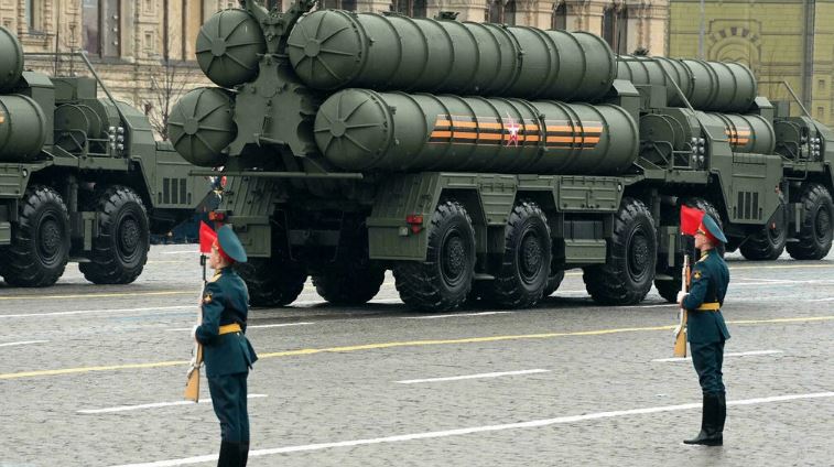 صواريخ عابرة للقارات روسية في عرض عسكري في موسكو في 9 مايو 2021