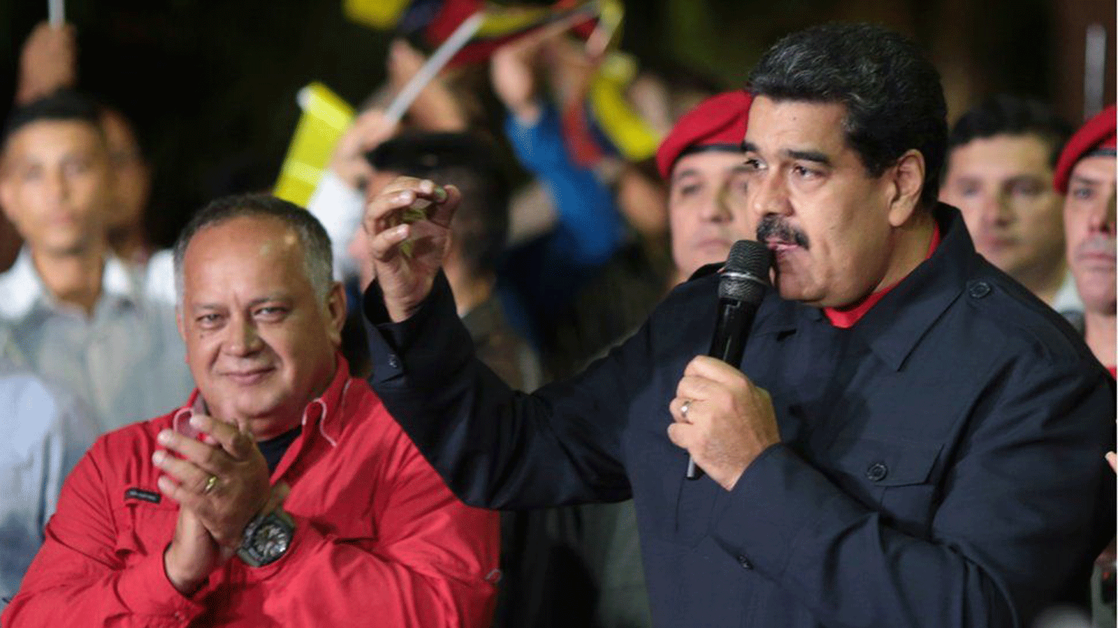 الرئيس الفنزويلي نيكولاس مادورو يخاطب المؤيدين قائلاً أن فنزويلا لديها 