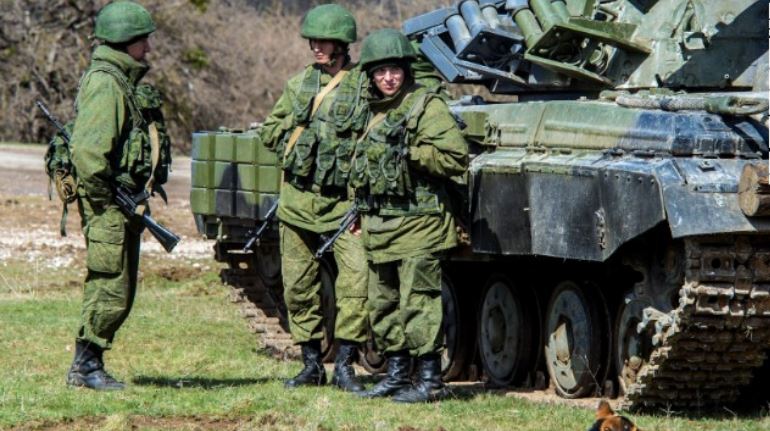عناصر روس في عداد القوات التي تحشدها موسكو على الحدود الأوكرانية