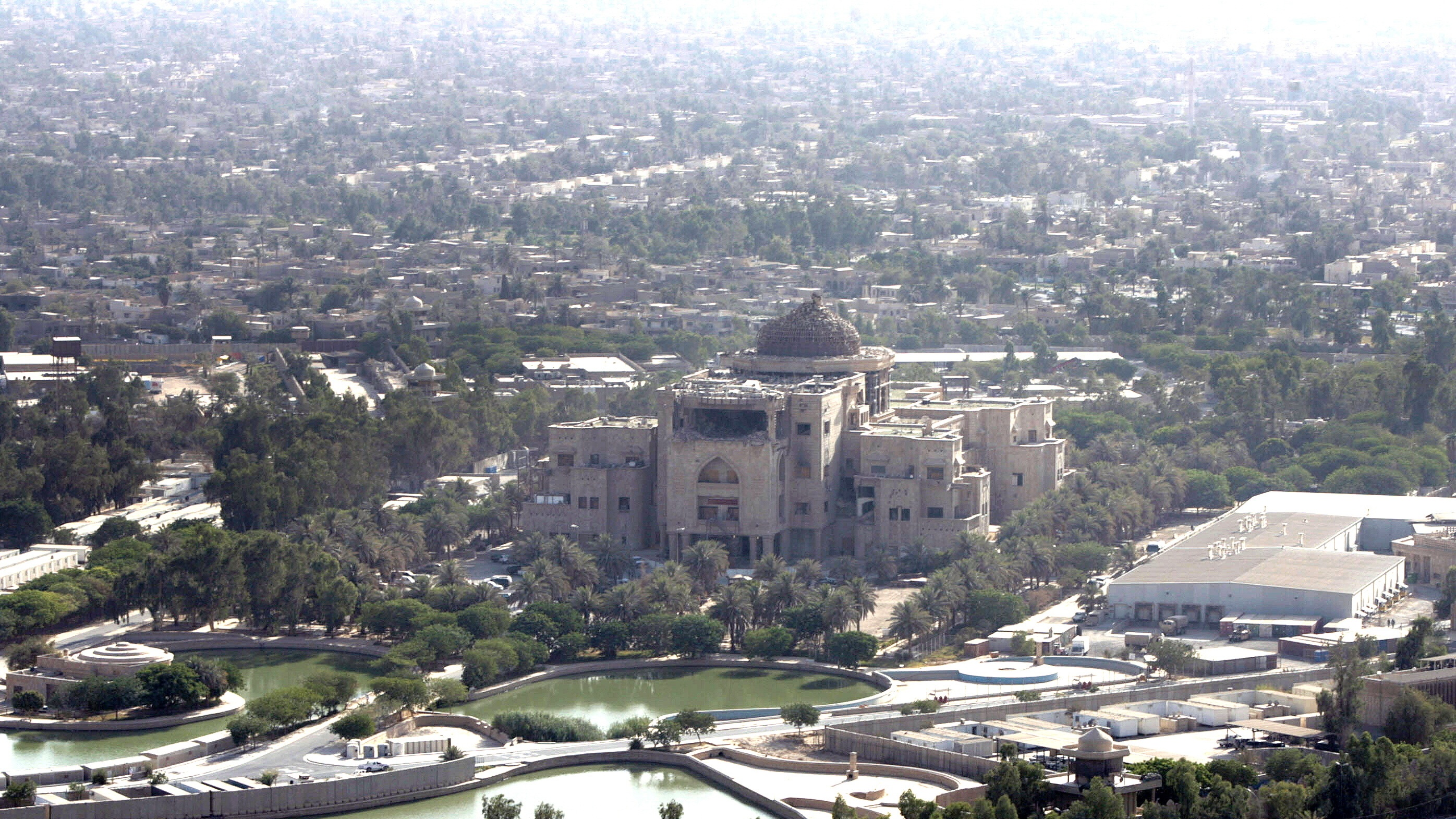 عقارات المنطقة الخضراء وسط بغداد ضحية استيلاء مسؤولين كبار واحزاب للسلطة