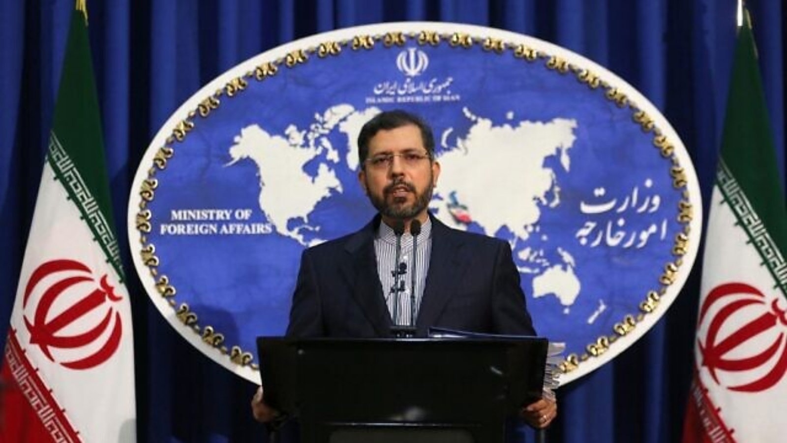 المتحدث باسم الخارجية الإيرانية سعيد خطيب زاده خلال مؤتمر صحفي في طهران. 22 شباط/فبراير 2021.