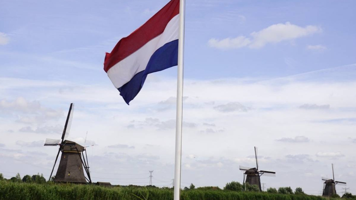 لماذا ترفض ولية عهد هولندا أماليا أخذ مخصصاتها المالية؟