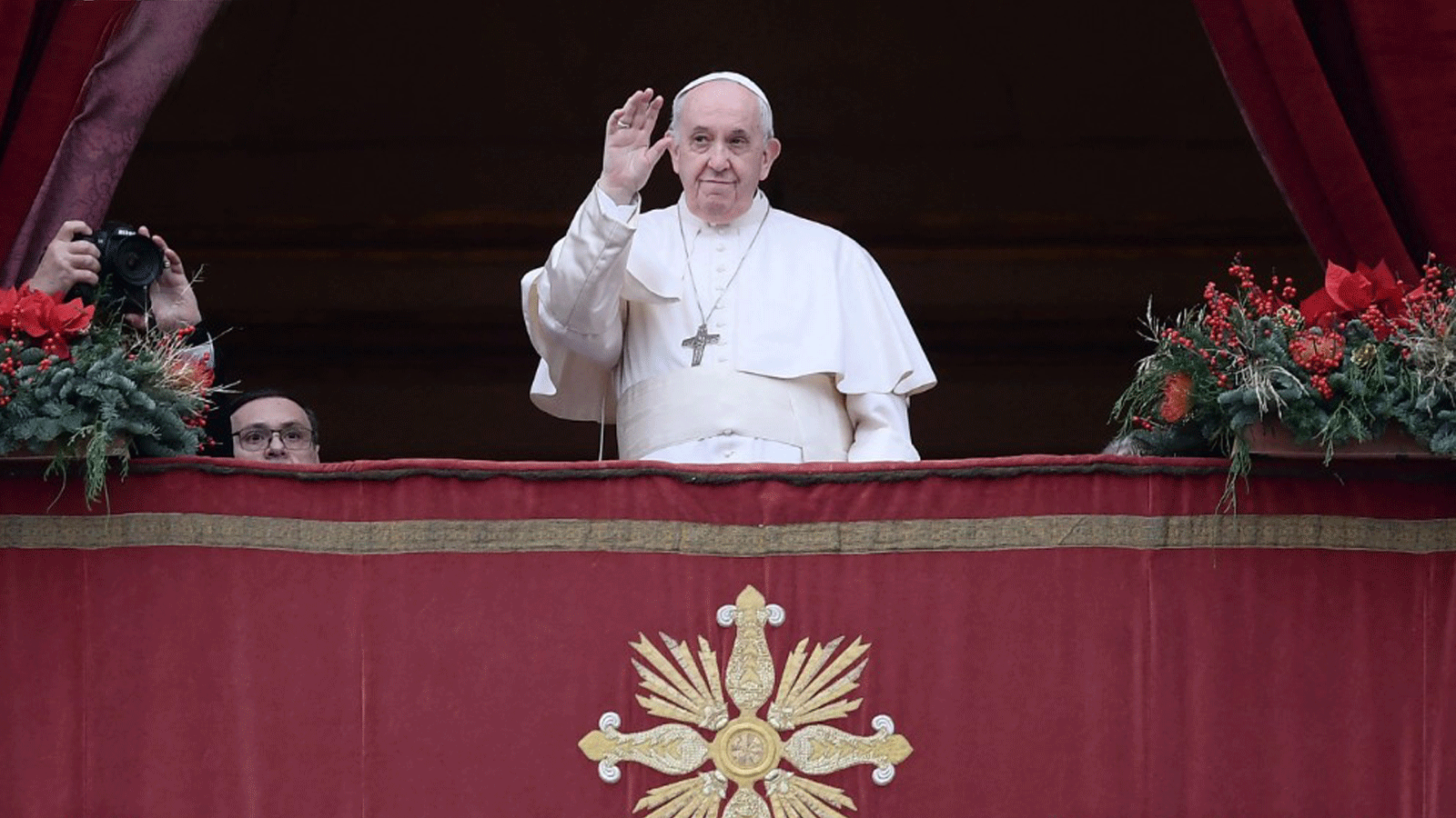 البابا فرنسيس خلال عظة الميلاد في ساحة القديس بطرس في الفاتيكان