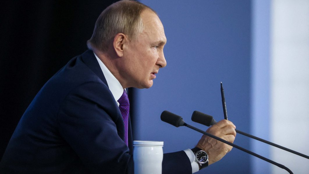 عقد الرئيس الروسي فلاديمير بوتين مؤتمره الصحفي السنوي في قاعة معارض مانيج بوسط موسكو في 23 ديسمبر 2021